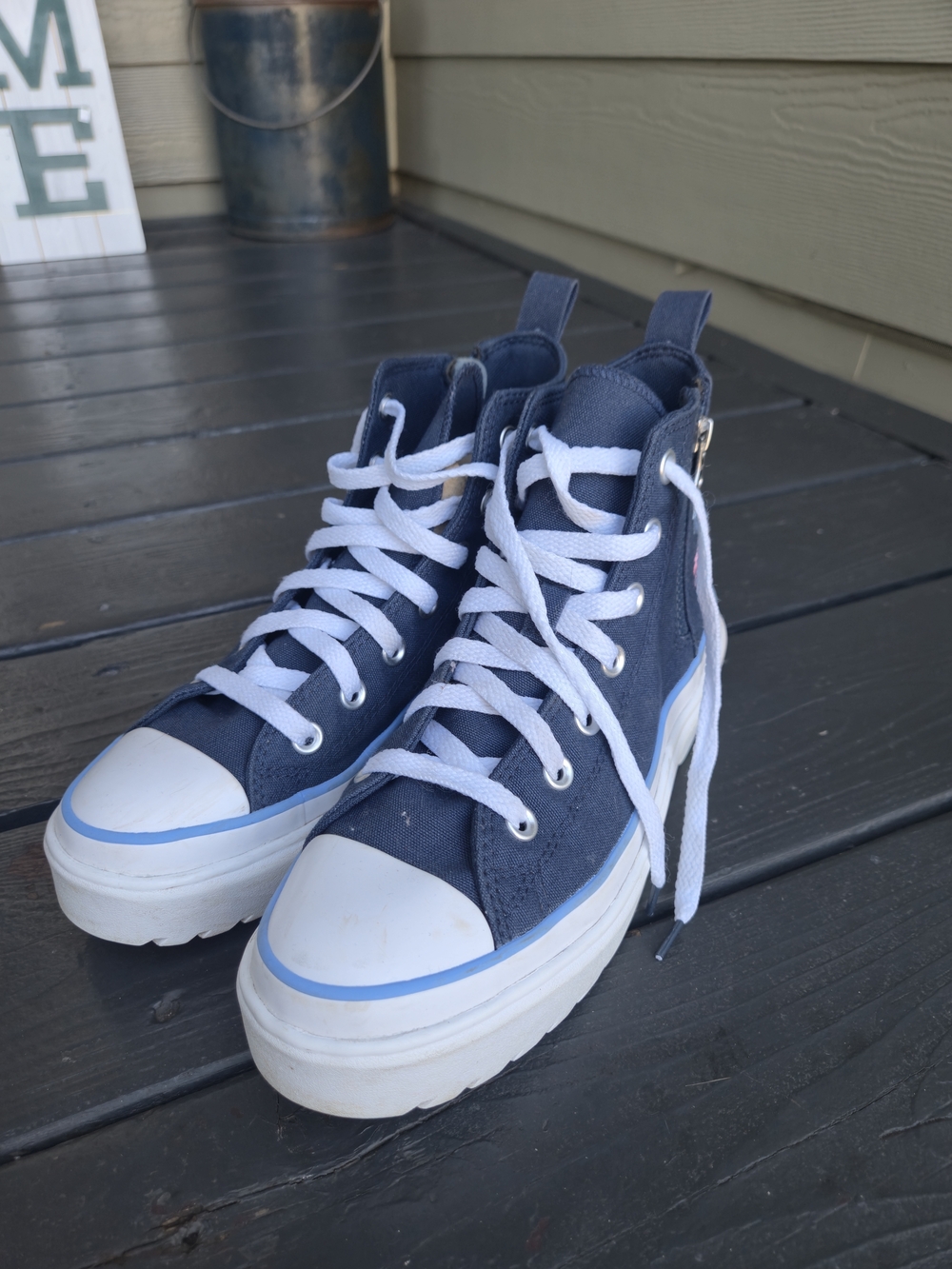 Chuck Taylor All Star Lugged Lift Platform Big Kid - Picture 9 of 13